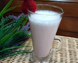 Foto langkah ke 3 dari resep Strawberry Smoothies.