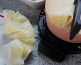 Foto del paso 6 de la receta: Ensalada César con rosetas de queso sin lactosa