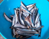Foto del paso 1 de la receta: Brevas de boquerones rellenas de cebollino, ajos puerros y queso