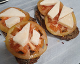 Foto del paso 2 de la receta: Tostas gratinadas trufadas