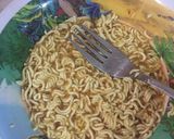 Foto langkah ke 1 dari resep 1. Martabak mie tersimpel.