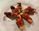 Foto del paso 10 de la receta: Bruschetta de pasta de aceitunas y crostini de tomate