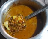 आलू चना ग्रेवी वाली सब्जी(aloo chana gravy wali sabzi recipe in hindi) रेसिपी चरण 3 फोटो