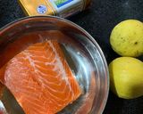 Foto langkah ke 1 dari resep Lemon Butter Salmon.
