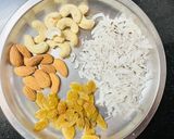 A picture of step 1 of Sooji ka Halwa.