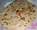 A picture of step 4 of Steam chicken potato paratha.