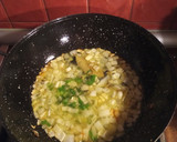 Foto del paso 1 de la receta: Arroz con taquitos de jamón serrano y cúrcuma