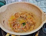 รูปขั้นตอนการทำที่ 2 ของ หมูก้อนทอดเห็ดเข็มทอง