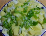 Foto del paso 1 de la receta: Tortilla de patata con pimiento verde