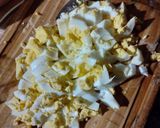 Foto del paso 2 de la receta: Tarta de tomate, queso, huevo, jamón y fiambre primavera