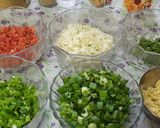 A picture of step 1 of Chinese restaurant style spicy veg manchow soup.