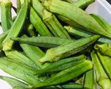 A picture of step 1 of Bhindi in Tomato Gravy.