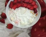 A picture of step 5 of Creamy fruity salad.