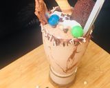 A picture of step 4 of KitKat Shake.