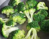 綠花椰骰香排（ブロッコリーダイススペアリブ）的食譜步驟3照片