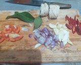 Foto langkah ke 2 dari resep Sayur Oyong Misoa Bakso.