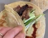A picture of step 5 of Crispy duck with homemade pancake.