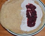 Foto del paso 5 de la receta: Crepas de suero con salsa de frutos rojos