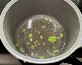 A picture of step 2 of Vegetarian Bún Riêu.