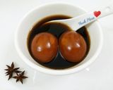 Hình bước làm 4 của món Trứng hồng trà