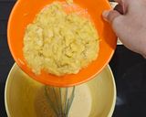 Foto langkah ke 5 dari resep Bolu Pisang Kukus.
