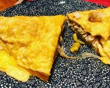 Foto del paso 4 de la receta: Tortilla de pescado, cebolla y piparras
