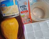 Foto langkah ke 1 dari resep Jus mangga mix susu strawberi.