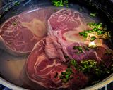 Foto del paso 1 de la receta: OSSOBUCO 🥩en Salsa de Vino🍷y Vegetales...!