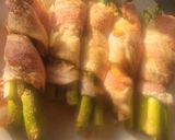 A picture of step 4 of Cheesy Bacon-Wrapped Asparagus Twisters.