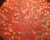 Foto del paso 4 de la receta: Garbanzos sofritos con chorizo y tomate