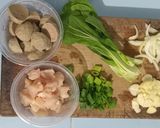 Foto langkah ke 1 dari resep Bakso Kuah Ayam Simpel.