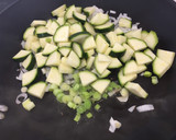 Foto del paso 3 de la receta: Salteado de tofu con arroz integral y verduras