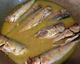 Foto langkah ke 2 dari resep Ikan sarden ungkep bumbu kuning.