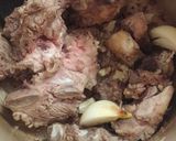Foto langkah ke 2 dari resep Sop Iga Sapi Panggang Kaldu .