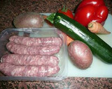 Foto del paso 1 de la receta: Salchichas o butifarras al horno con hortalizas y patatas
