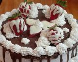 Tejszínes Eper Torta recept fázis 4 fotója