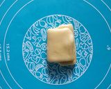 Foto langkah ke 5 dari resep Bolen Pisang Lilit.