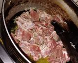 A picture of step 5 of Mutton white qorma.