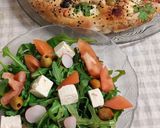 صورة لخطوة 8 من وصفة خبز الجبن🧀 والزيتون مع سلطة جرجير🥗