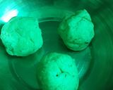 नमक पारे (namak pare recipe in Hindi) रेसिपी चरण 2 फोटो