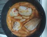 Foto del paso 3 de la receta: Arroz con pollo y salchichas blancas y rojas