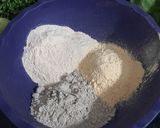 A picture of step 1 of Lauki Palak Paratha (bottelgourd).
