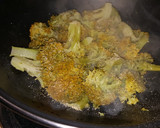 Foto del paso 3 de la receta: Macarrones con brócoli y salsa de tomate al horno