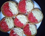 Foto langkah ke 5 dari resep Martabak manis mini merah putih.