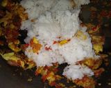 Foto langkah ke 4 dari resep Nasi goreng spesial.
