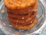 आटा मूंग दाल चकली (Aata moong dal chakli recipe in hindi)