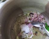 A picture of step 5 of Tomato pulavu with raitha (Tomato pulao with raita recipe in tamil).