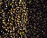 Foto langkah ke 2 dari resep Peyek Kacang Hijau Kencur Kruyik Asyik.