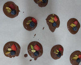 Foto del paso 3 de la receta: Bombones saludables 🍓🍓🍫🍫