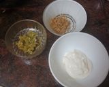 Foto del paso 1 de la receta: Hamburguesa de cerdo con mayonesa de cebolla frita y piparras